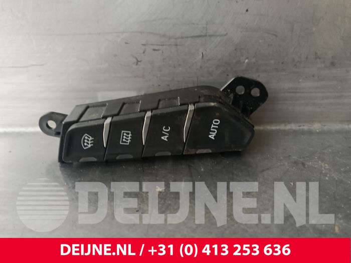 Lynk & Co 01 Heizung Bedienpaneel O238385