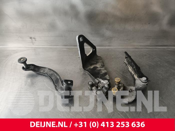 Renault Trafic Sliding door roller, right O238396