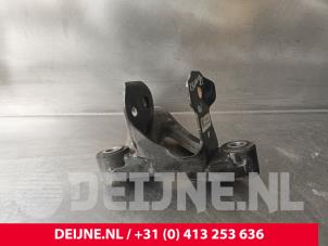 Tesla Model Y Engine mount O238398 photo 2
