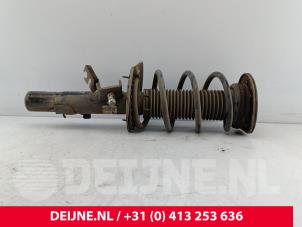 Volvo V60 Schokdemperpoot links-voor O238487 foto 2