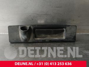 Gebruikte Handgreep Achterklep Tesla Model 3 EV AWD Prijs € 145,20 Inclusief btw aangeboden door van Deijne Onderdelen Uden B.V.