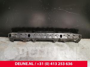 Gebruikte Bumpervulling achter Mercedes Sprinter 3t (906.61) 211 CDI 16V Prijs € 42,35 Inclusief btw aangeboden door van Deijne Onderdelen Uden B.V.