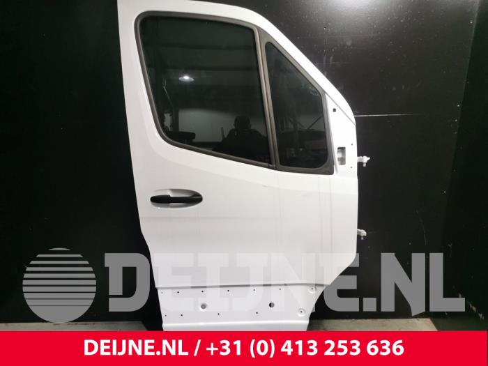 Mercedes Sprinter Tür 2-türig rechts O238811
