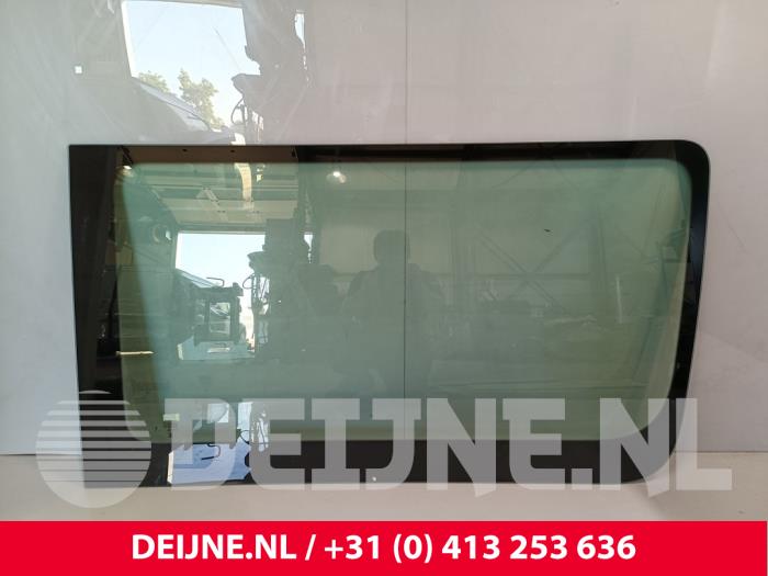 Mercedes Sprinter Side loading-door window O238949