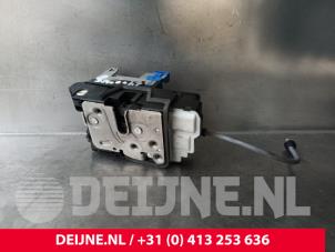 Lynk & Co 01 Deurslot Mechaniek 4Deurs links-achter O238955 foto 2