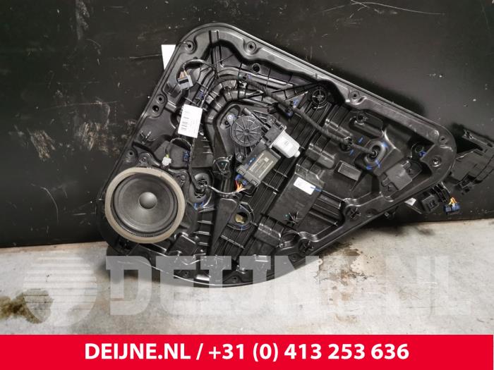Lynk & Co 01 Ruitmechaniek 4Deurs rechts-achter O238961