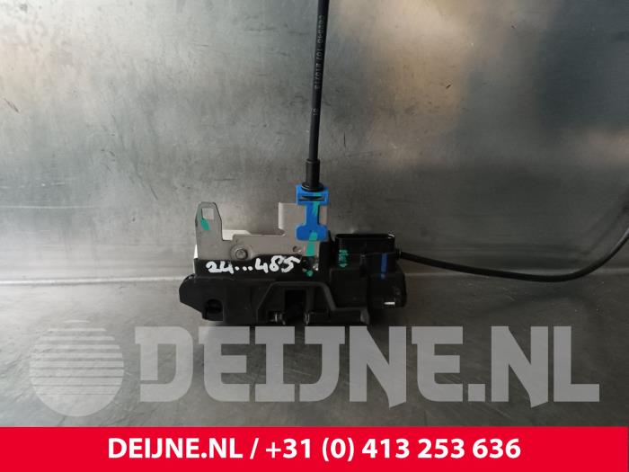Toyota Pro-Ace Deurslot Mechaniek 2Deurs links O239054