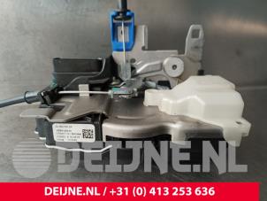Toyota Pro-Ace Deurslot Mechaniek 2Deurs links O239054 foto 3