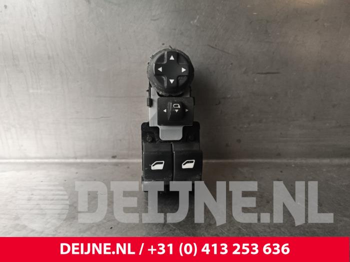 Peugeot Partner Electric window switch O239074