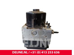 Volkswagen Transporter ABS Pumpe O239111 foto 3