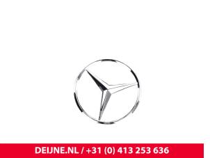 Mercedes Sprinter Embleem O9990002431 foto 3