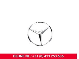 Mercedes Sprinter Embleem O9990002431 foto 2