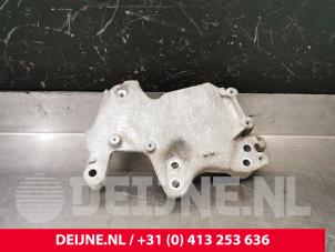Gebruikte Motorsteun Opel Vivaro 1.6 CDTi BiTurbo 125 Prijs € 42,35 Inclusief btw aangeboden door van Deijne Onderdelen Uden B.V.