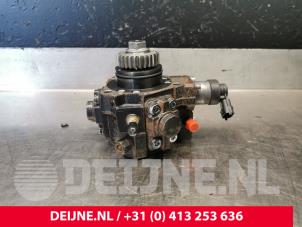 Opel Vivaro Mechanical fuel pump O239630 photo 2