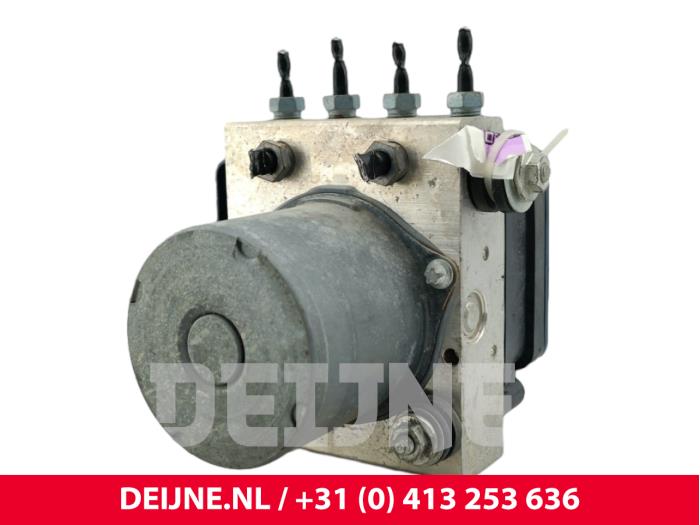 Gebruikte ABS Pomp Mercedes Vito (447.6) 2.2 114 CDI 16V Prijs € 96,80 Inclusief btw aangeboden door van Deijne Onderdelen Uden B.V.