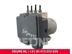 Mercedes Vito ABS pump O239657 photo 2