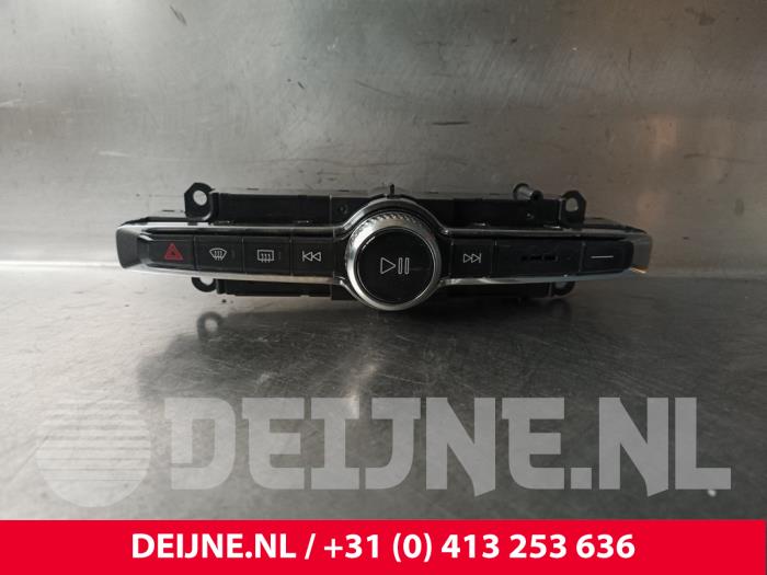 Volvo V60 Radiobedienfeld O239876