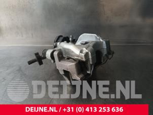 Volvo V60 Remklauw (Tang) links-achter O239877 foto 2