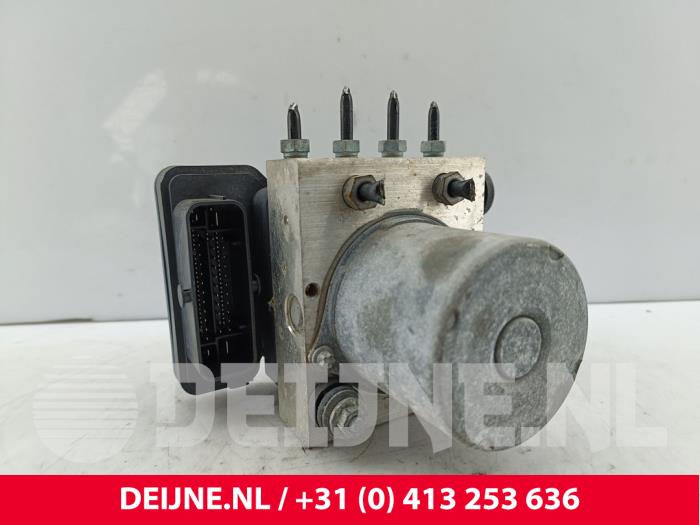 Mercedes Vito ABS Pumpe O240098