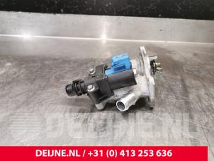 Gebruikte Thermostaathuis Volvo V70 (BW) 1.6 T4 16V Prijs € 60,00 Margeregeling aangeboden door van Deijne Onderdelen Uden B.V.