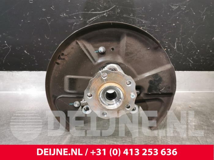 Lynk & Co 01 Knuckle, front left O240201