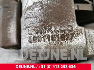Lynk & Co 01 Remklauw (Tang) links-voor O240212 foto 3