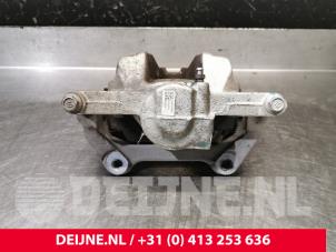 Lynk & Co 01 Remklauw (Tang) rechts-voor O240214 foto 3