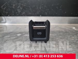 Gebruikte Handrem schakelaar Peugeot Partner (EA//EF/EN/EU) 1.5 BlueHDi 100 Prijs € 30,25 Inclusief btw aangeboden door van Deijne Onderdelen Uden B.V.