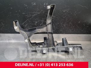 Porsche Taycan Stoßstangenstütze links hinten O240346 foto 3