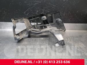 Porsche Taycan Stoßstangenstütze links hinten O240346 foto 2
