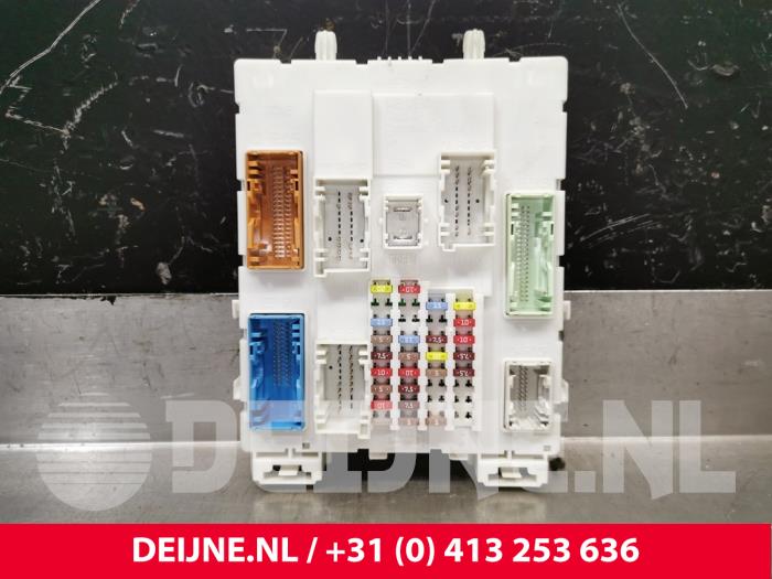 Gebruikte Central electronic module Volvo V40 Cross Country (MZ) 2.0 D2 16V Prijs € 100,00 Margeregeling aangeboden door van Deijne Onderdelen Uden B.V.
