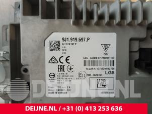 Porsche Taycan Display Multi Media regelunit O240384 foto 3