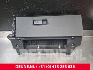 Porsche Taycan Dashboardkastje O240400 foto 2