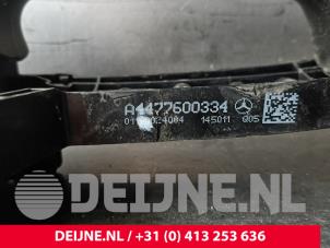 Mercedes Vito Schuifdeurgreep rechts O240415 foto 3