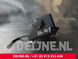Hyundai H300 Expansion vessel O240515 photo 3