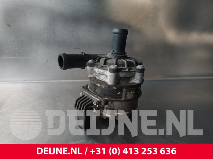 Volvo C40 Zusätzliche Wasserpumpe O240525