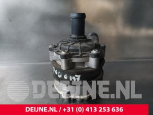 Volvo C40 Extra waterpomp O240525 foto 3