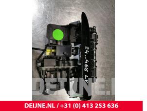 Porsche Taycan Portiergreep 4Deurs links-voor O240539 foto 3