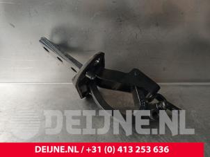 Volvo XC70 Tailgate hinge O240544 photo 3