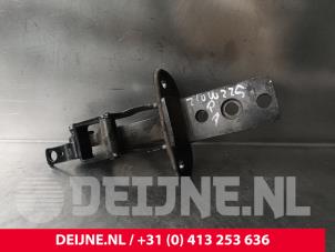 Gebruikte Achterklep Scharnier Volvo XC70 (BZ) 3.0 T6 24V AWD Prijs € 20,00 Margeregeling aangeboden door van Deijne Onderdelen Uden B.V.