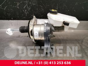 Porsche Taycan Master cylinder O240548 photo 3