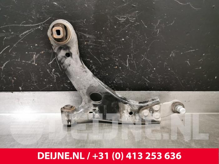Lynk & Co 01 Front wishbone, left O240564