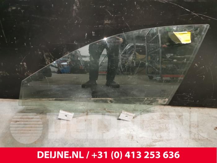 Volvo V90 Türscheibe 4-türig links vorne O240573