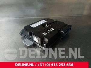 Porsche Taycan Radio versterker O240585 foto 2