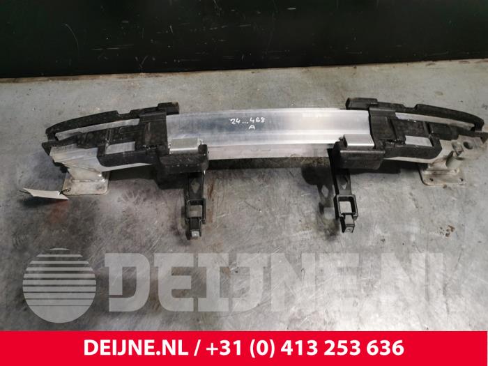 Porsche Taycan Stoßstangeträger hinten O240613