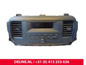 Gebruikte Radio Citroen Jumpy 2.0 Blue HDI 150 Prijs € 181,50 Inclusief btw aangeboden door van Deijne Onderdelen Uden B.V.