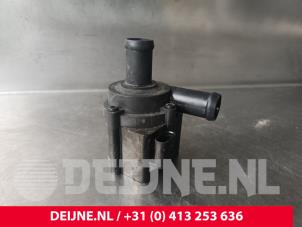Volvo V60 Water pump O240694 photo 2