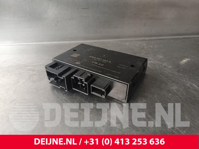 Porsche Taycan Towbar module O240704