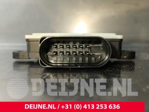 Porsche Taycan Radar sensor O240720 foto 3