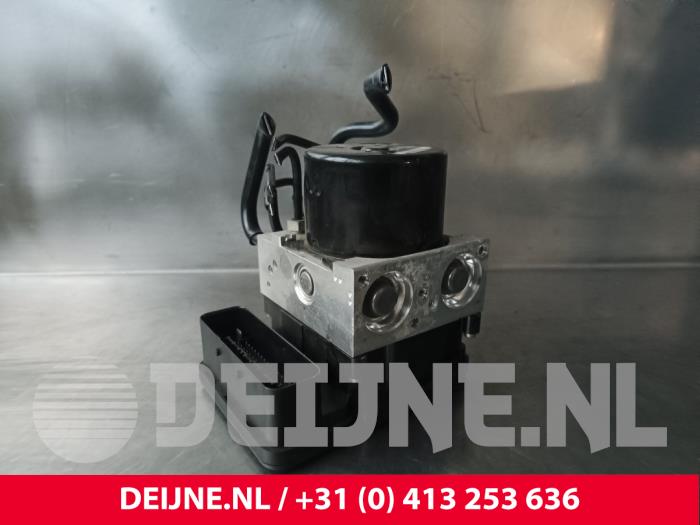 Volvo V40 ABS Pomp O240769